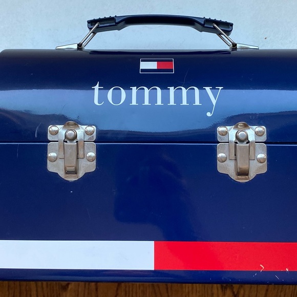 Vintage Tommy Hilfiger lunch box - Picture 2 of 11